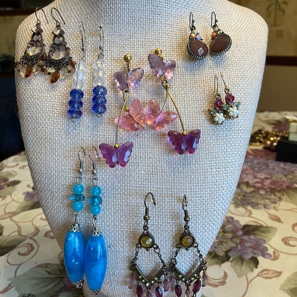 SEVEN BEAUTIFUL PAIRS OF PIERCED EARRINGS - Picture 10 of 13